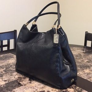 BRAND NEW STILL!!!!!!Designer Brand COACH. BLACK Large Shoulder Bag